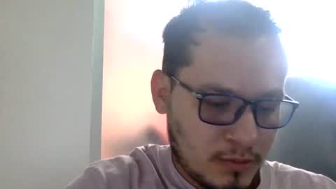 Snapshot of funnyboys18 chatting on 01-09-26, 06:53 Zanty online show from 01-09-26, 06:53