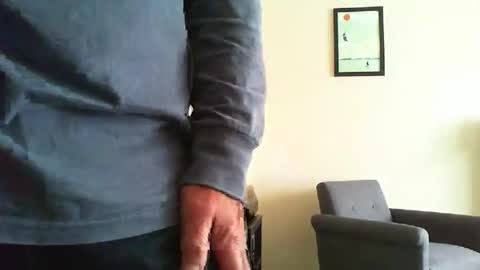 Snapshot of funslimguy chatting on 10-07-25, 10:34 Funslimguy online show from 10-07-25, 10:34