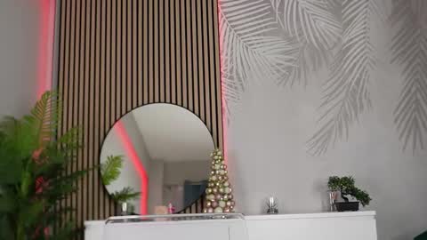 Snapshot of funtasy_world chatting on 12-23-25, 05:49 Jessy online show from 12-23-25, 05:49