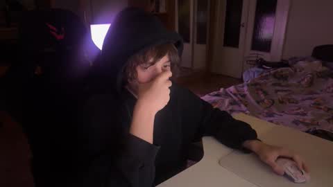 Edward online show from 09-24-25, 10:13