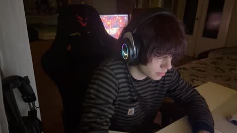 Edward online show from 10-05-25, 11:57