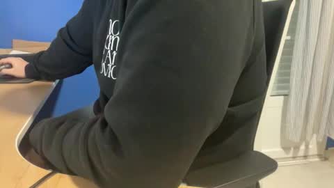 Snapshot of fuzitzu2 chatting on 02-11-26, 07:35 fuzitzu2 online show from 02-11-26, 07:35