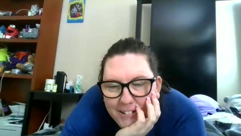 fuzzypeaches87 online show from 02-03-26, 08:14