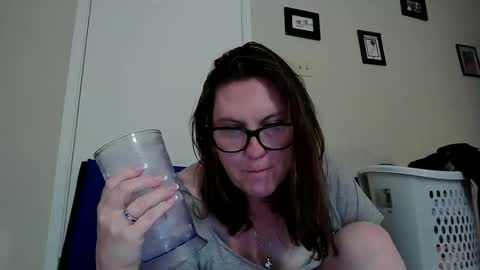 Snapshot of fuzzypeaches87 chatting on 06-11-26, 02:22 fuzzypeaches87 online show from 06-11-26, 02:22