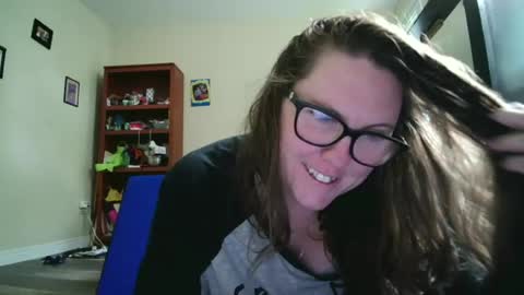 Snapshot of fuzzypeaches87 chatting on 06-25-26, 04:55 fuzzypeaches87 online show from 06-25-26, 04:55