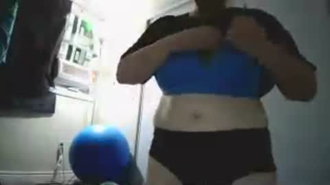 Snapshot of fuzzypeaches87 chatting on 07-06-26, 04:31 fuzzypeaches87 online show from 07-06-26, 04:31