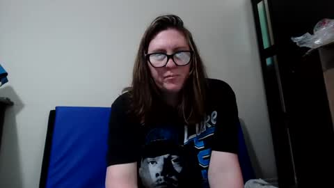 Snapshot of fuzzypeaches87 chatting on 07-13-26, 05:05 fuzzypeaches87 online show from 07-13-26, 05:05