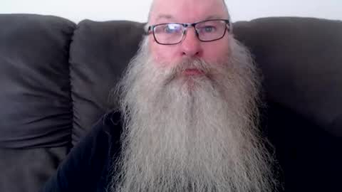 Snapshot of fuzzzman chatting on 02-08-25, 03:19 Mark online show from 02-08-25, 03:19