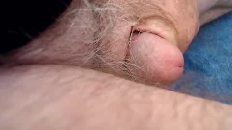 Snapshot of fuzzzman chatting on 12-01-25, 10:37 Mark online show from 12-01-25, 10:37