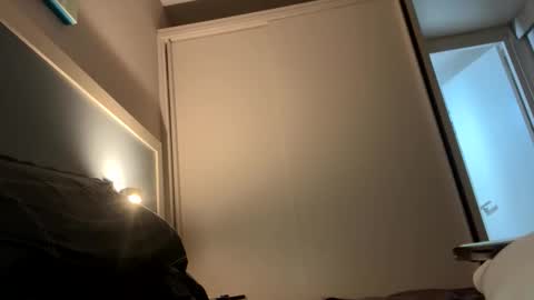 Snapshot of fvmendoza chatting on 12-15-25, 06:17 fvmendoza online show from 12-15-25, 06:17