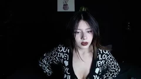 Snapshot of fyreandfox_ chatting on 11-24-25, 08:30 FIRE AND FOX online show from 11-24-25, 08:30