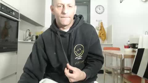 Snapshot of g10303 chatting on 03-06-26, 09:55 g103031910303 online show from 03-06-26, 09:55