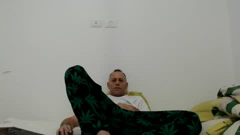 Snapshot of g10303 chatting on 06-21-26, 11:40 g103031910303 online show from 06-21-26, 11:40