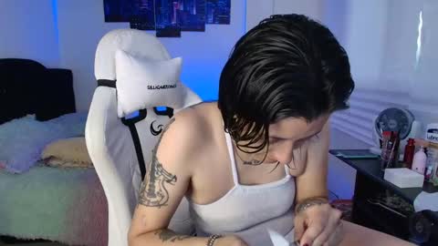 Snapshot of gabbie_kook chatting on 10-11-25, 07:12 gabbie_kook online show from 10-11-25, 07:12