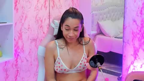 Snapshot of gabbieprice chatting on 10-15-25, 11:43 Gabbie online show from 10-15-25, 11:43