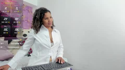 Snapshot of gabby_foox chatting on 05-15-26, 11:45 Gaby Fox online show from 05-15-26, 11:45