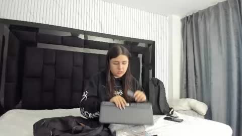 Snapshot of gabbyanddominic chatting on 08-01-26, 12:04 Gabby And Dominic online show from 08-01-26, 12:04