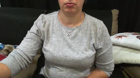 gaby  layla online show from 09-10-25, 08:31