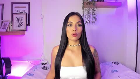 Snapshot of gabihills chatting on 06-19-26, 02:05 GABRIELA online show from 06-19-26, 02:05