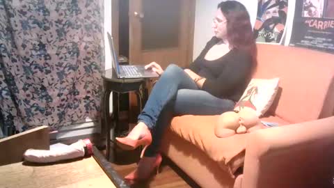 Snapshot of gabitg chatting on 03-12-25, 06:22 Gabi online show from 03-12-25, 06:22