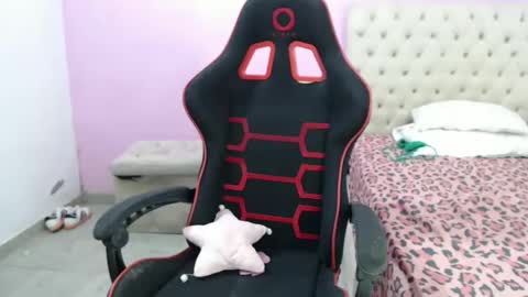 G A B R I E L A I S B A C K.  online show from 12-17-25, 09:32