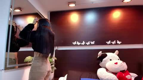 Snapshot of gabriela_meow chatting on 05-25-26, 12:33 Gabby online show from 05-25-26, 12:33