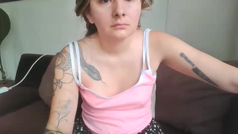Snapshot of gabriela_miller_2 chatting on 05-29-26, 02:37 Gabriela Miller online show from 05-29-26, 02:37