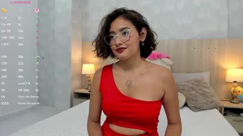 Gabriela Vargas online show from 10-06-25, 03:59