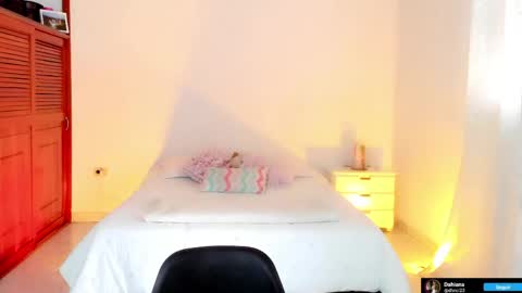 Snapshot of gabriellahoney18 chatting on 05-11-26, 02:45 Gabriella online show from 05-11-26, 02:45