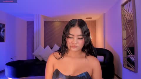 Snapshot of gabriellalee_ chatting on 02-06-25, 11:15 Gabriella Lee online show from 02-06-25, 11:15