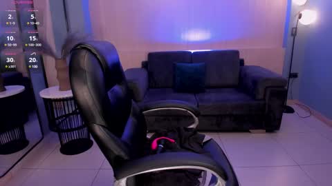 Snapshot of gabriellalee_ chatting on 02-28-25, 03:37 Gabriella Lee online show from 02-28-25, 03:37