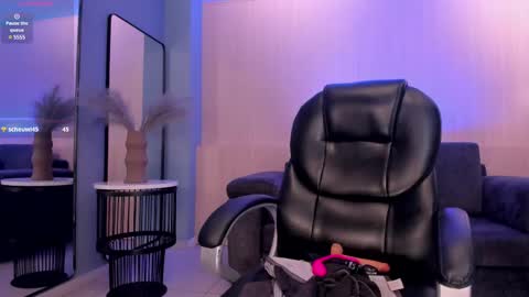 Snapshot of gabriellalee_ chatting on 03-01-25, 08:23 Gabriella Lee online show from 03-01-25, 08:23