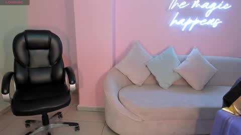 Snapshot of gabriellalee_ chatting on 09-21-25, 10:00 Gabriella Lee online show from 09-21-25, 10:00