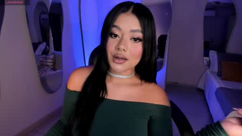 Snapshot of gabriellalee_ chatting on 10-02-25, 02:40 Gabriella Lee online show from 10-02-25, 02:40