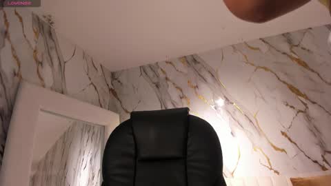 Snapshot of gabriellalee_ chatting on 10-21-25, 03:07 Gabriella Lee online show from 10-21-25, 03:07