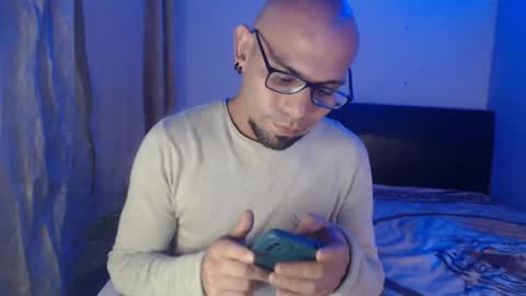 Snapshot of gabrielle_ramirez chatting on 01-26-25, 01:31 Gabriel online show from 01-26-25, 01:31