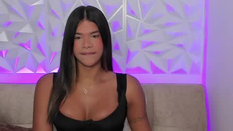 Gabriela  online show from 10-20-25, 01:06