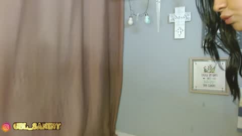 Snapshot of gaby_sant chatting on 01-10-25, 10:25 Gabriela Here you will see a lot of sensuality I want you to feel and see that it is real online show from 01-10-25, 10:25
