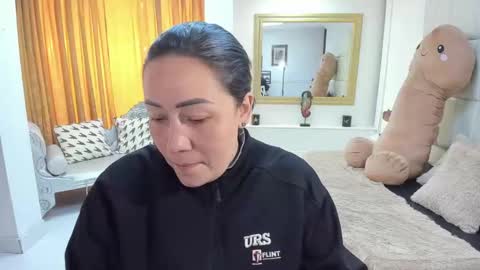 gabriela online show from 11-07-25, 01:11