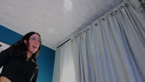 Snapshot of gabypetit chatting on 10-22-25, 08:19 Gaby online show from 10-22-25, 08:19