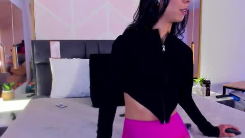 Snapshot of gabypetit chatting on 11-20-25, 08:19 Gaby online show from 11-20-25, 08:19