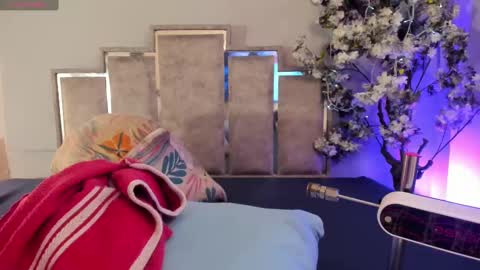 gabyyjones online show from 09-12-25, 12:16