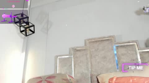 Snapshot of gabyyjones chatting on 01-17-26, 11:37 gabyyjones online show from 01-17-26, 11:37