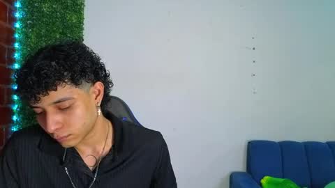 Snapshot of gael_david chatting on 04-15-26, 03:57 Gael online show from 04-15-26, 03:57