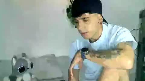 Snapshot of gaelgarcia07 chatting on 02-11-26, 12:26 Gael Garca online show from 02-11-26, 12:26