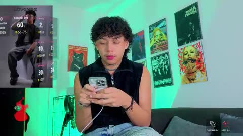 Snapshot of gaeloconner chatting on 11-25-25, 02:22 Gael Conner online show from 11-25-25, 02:22