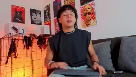 Snapshot of gaeloconner chatting on 12-05-25, 04:10 Gael Conner online show from 12-05-25, 04:10