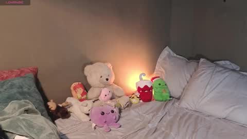 gaia_joness online show from 10-22-25, 01:44