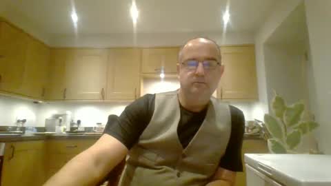 Snapshot of galacx chatting on 12-15-24, 06:04 galacx online show from 12-15-24, 06:04