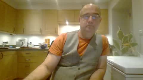 Snapshot of galacx chatting on 12-21-24, 06:12 galacx online show from 12-21-24, 06:12